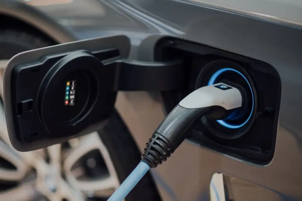Laadstekker in een elektrische auto